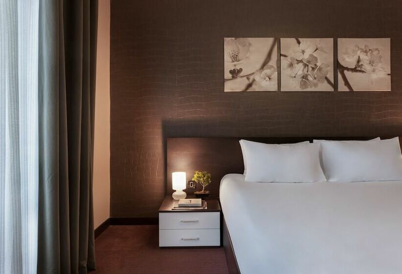 اتاق اجرایی, Argento