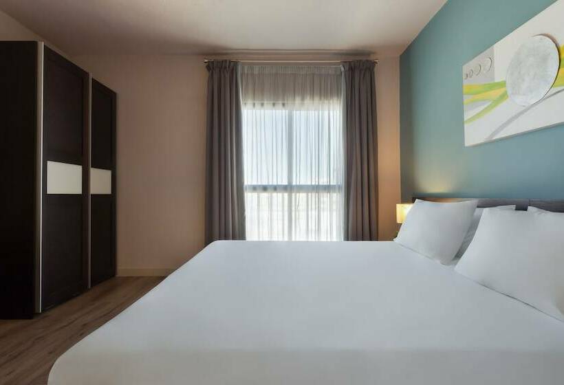 اتاق اجرایی, Argento