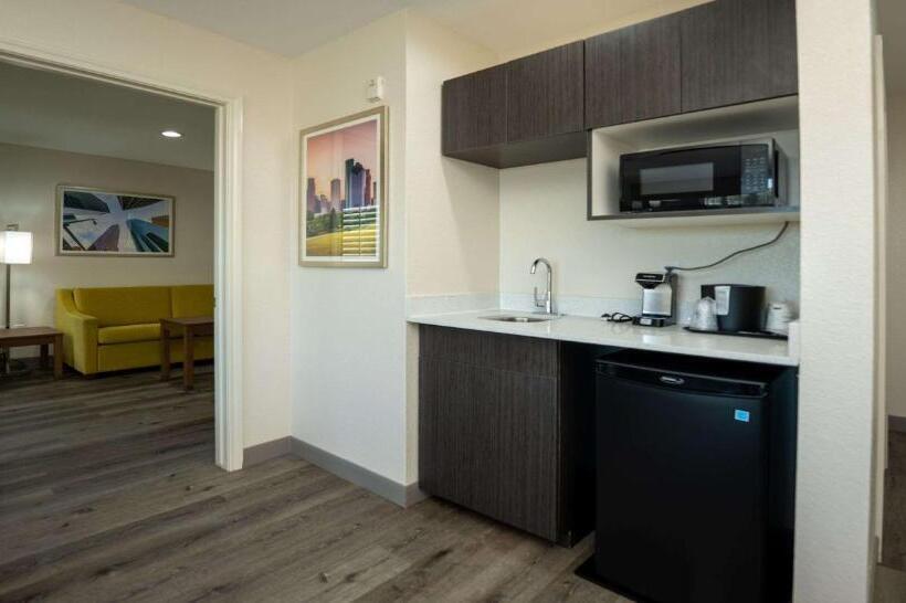 带大床的套房, Best Western Houston Bush Iah Intercontinental Airport Inn