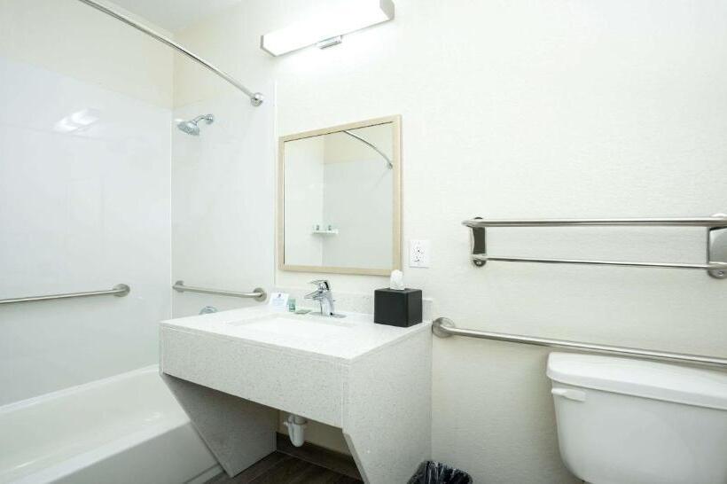 适合残疾人士使用的带超级大床的标准间, Best Western Houston Bush Iah Intercontinental Airport Inn