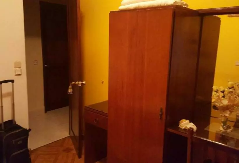 اتاق اکونومی, Chez Loutcha Residencial