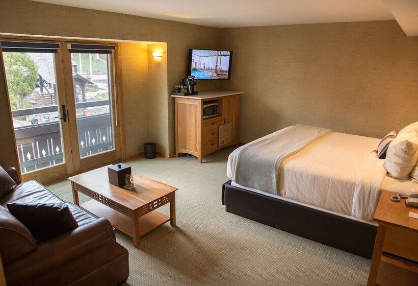 Номер Deluxe, Golden Arrow Lakeside Resort