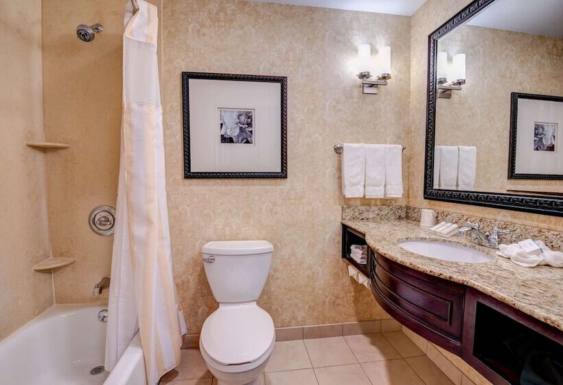 جناح جونيور, Hilton Garden Inn Lakewood