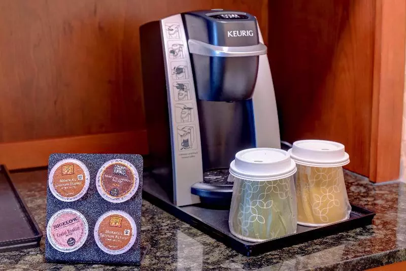 キングサイズベッドのスタンダードルーム, Hilton Garden Inn Lakewood