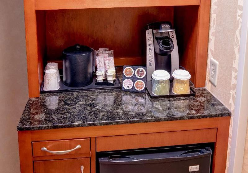 غرفة قياسية سرير كينج, Hilton Garden Inn Lakewood