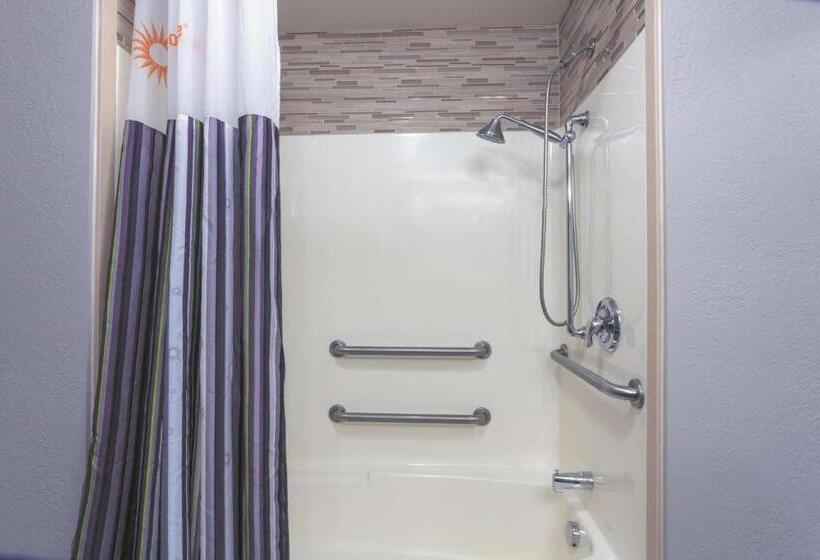 غرفة قياسية لذوى الاحتياجات الخاصة, La Quinta Inn & Suites By Wyndham Covington