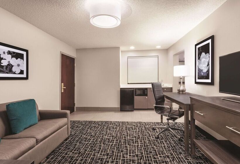 Люкс, La Quinta Inn & Suites By Wyndham Covington