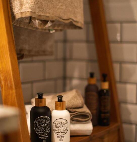 סוויטה, Manon Les Suites Guldsmeden