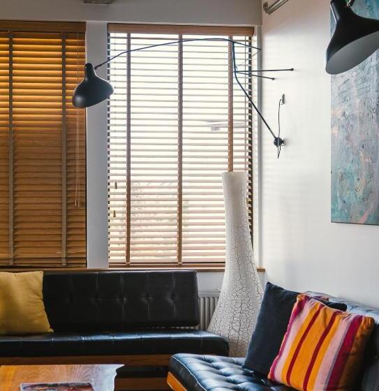 סוויטה, Manon Les Suites Guldsmeden