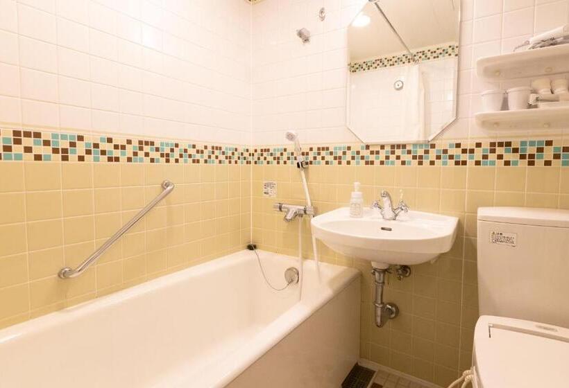 이코노미 룸, Monterey Sendai