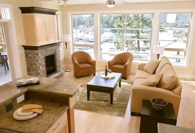 2 Bedroom Villa, Painted Boat Resort Spa And Marina