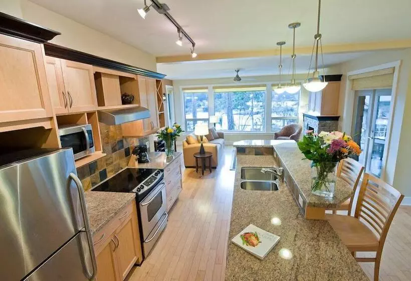 2 Bedroom Villa, Painted Boat Resort Spa And Marina