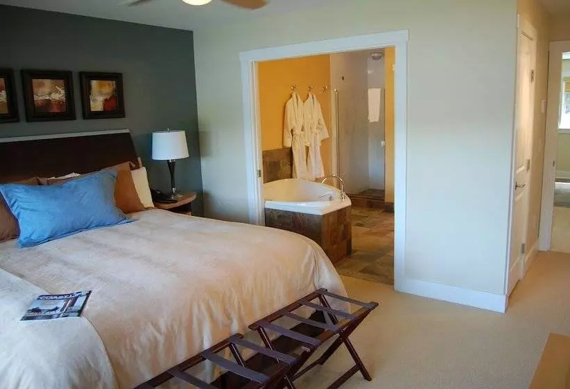 2 Bedroom Villa, Painted Boat Resort Spa And Marina