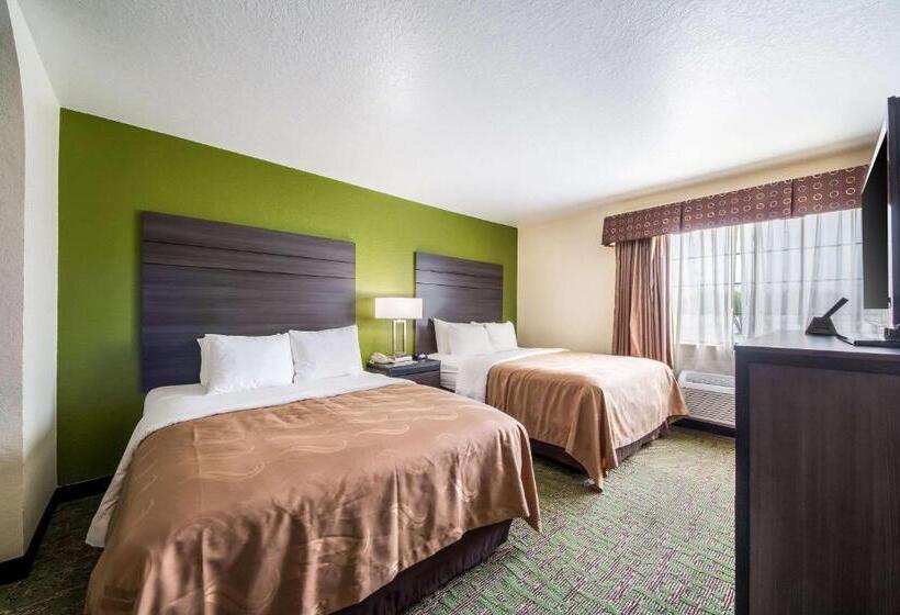 Quarto Estandar para Deficientes Físicos, Quality Suites