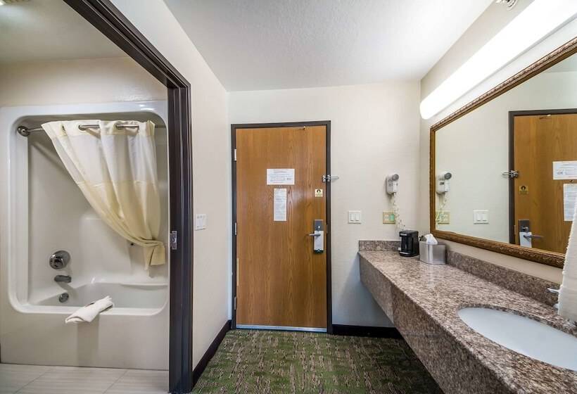 Lakosztály, Quality Suites