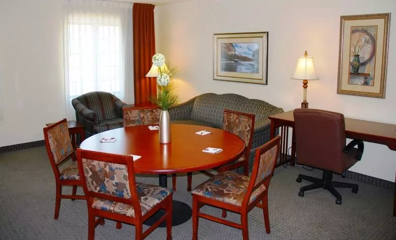 スイート, Comfort Inn & Suites