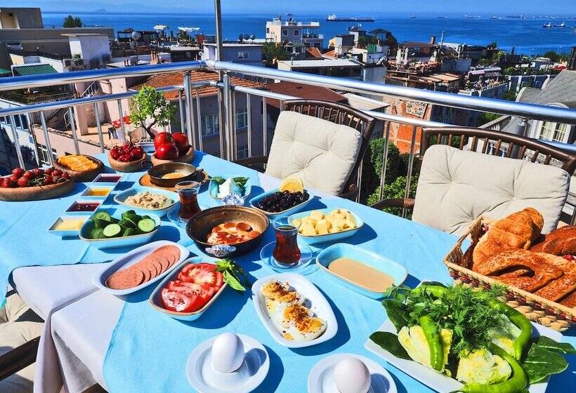 اتاق استاندارد سه نفره, The Sunrise