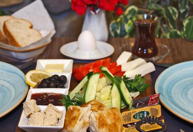 اتاق استاندارد سه نفره, The Sunrise