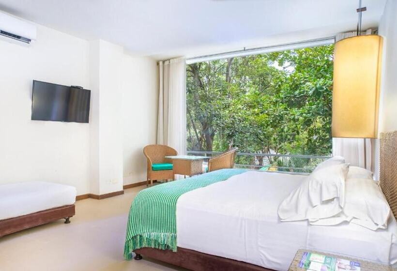 غرفة قياسية ثلاثية, Santorini Resort