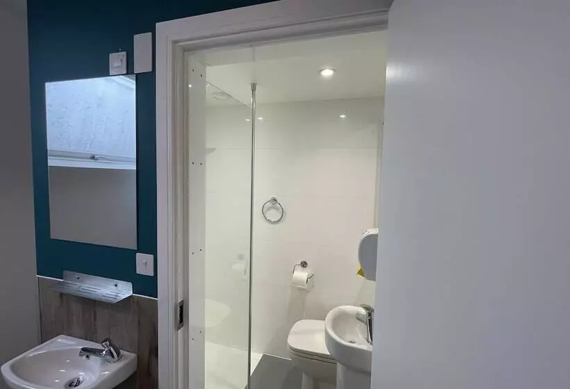 ルームシェアのワンベッド, Smart Camden Inn Hostel
