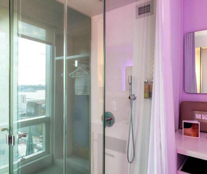 高级客房, Yotel New York Times Square