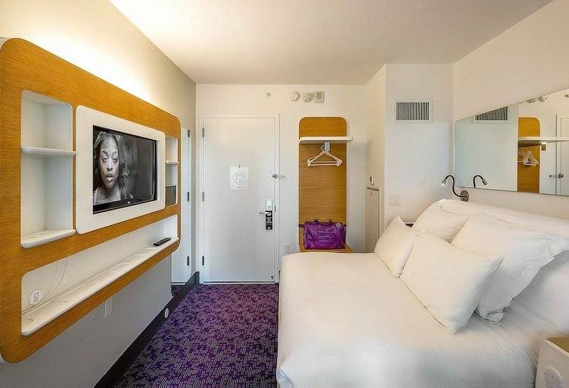اتاق پرمیوم, Yotel New York Times Square