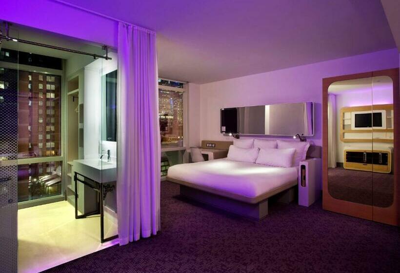 带大床的小型套房, Yotel New York Times Square