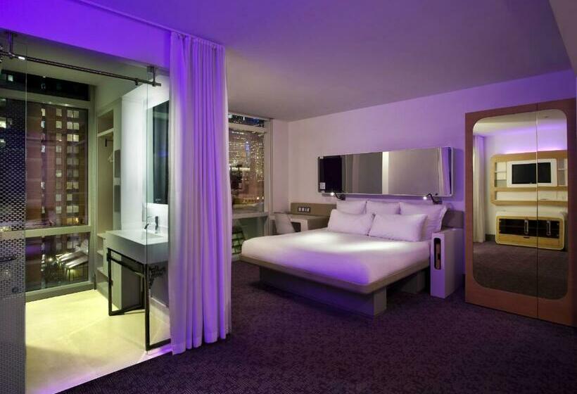 带大床的小型套房, Yotel New York Times Square