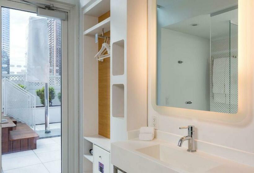 带大床的小型套房, Yotel New York Times Square