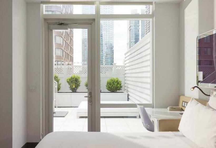 سوئیت جونیور با تخت بزرگ, Yotel New York Times Square