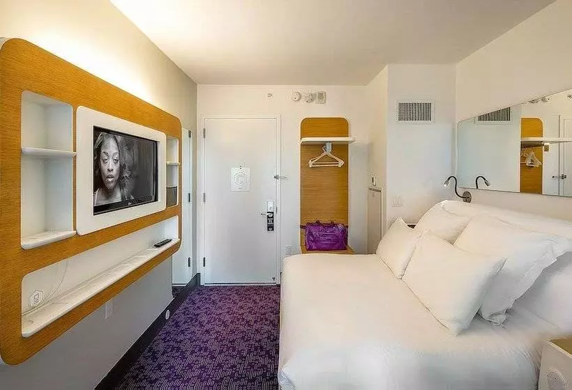 کابین, Yotel New York Times Square