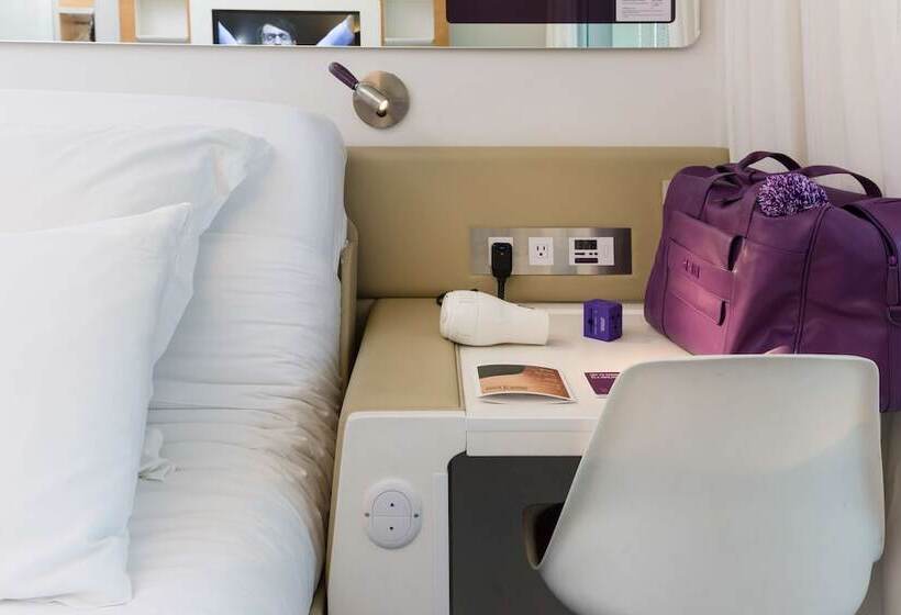 اتاق استاندارد, Yotel New York Times Square