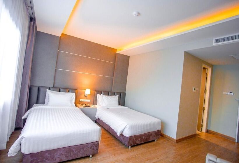 Номер Deluxe, The Cheewin Hotel And Convention