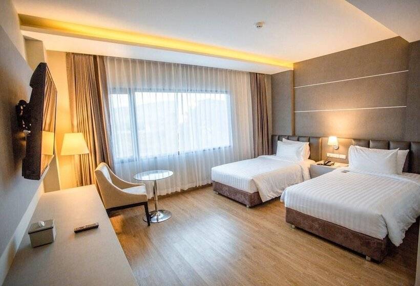 Номер Deluxe, The Cheewin Hotel And Convention