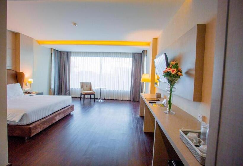 Номер Deluxe, The Cheewin Hotel And Convention