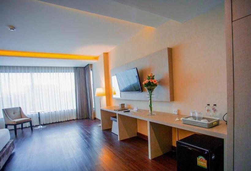 Номер Deluxe, The Cheewin Hotel And Convention