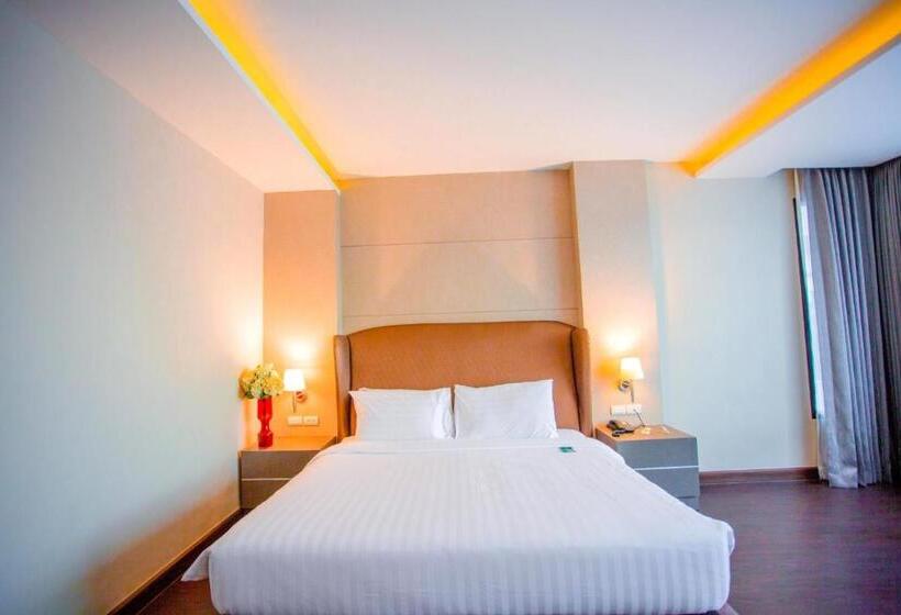 Номер Deluxe, The Cheewin Hotel And Convention