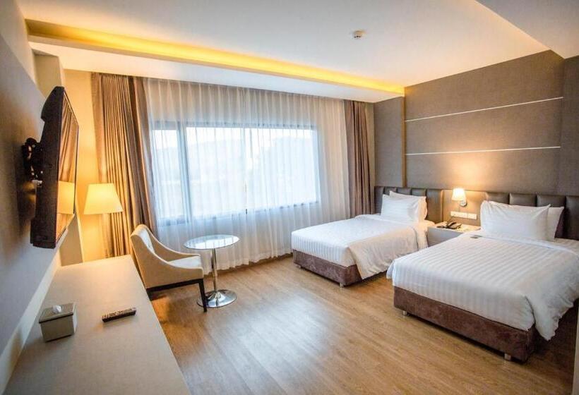 Номер Deluxe, The Cheewin Hotel And Convention