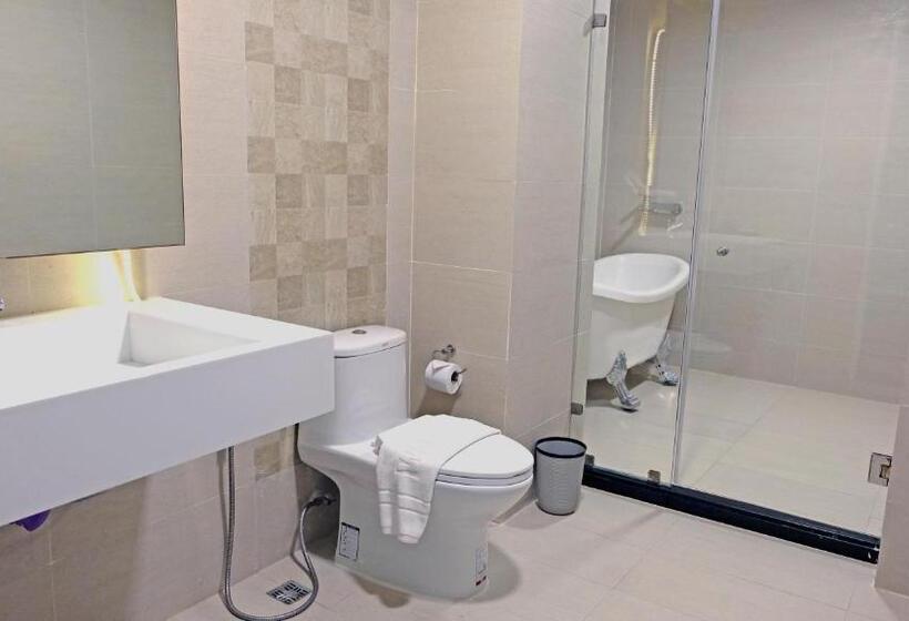 Президентский Люкс, The Cheewin Hotel And Convention