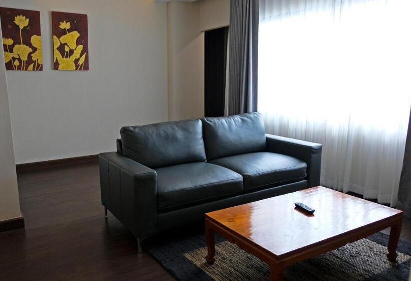 Президентский Люкс, The Cheewin Hotel And Convention