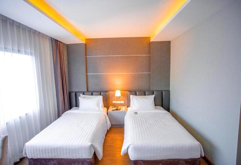 Номер Deluxe, The Cheewin Hotel And Convention