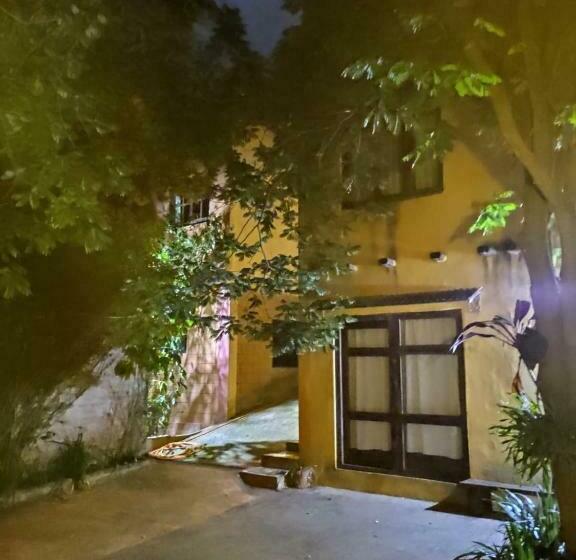 اتاق خانوادگی, Parana Inn