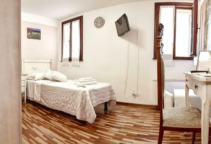 スタンダードシングルルーム, Agriturismo La Foscarina