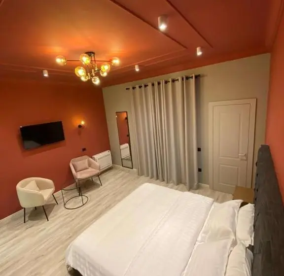 اتاق لوکس با بالکن, Ardenica Boutique