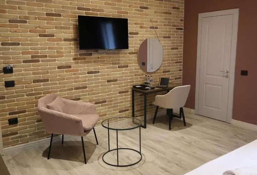 اتاق لوکس با بالکن, Ardenica Boutique