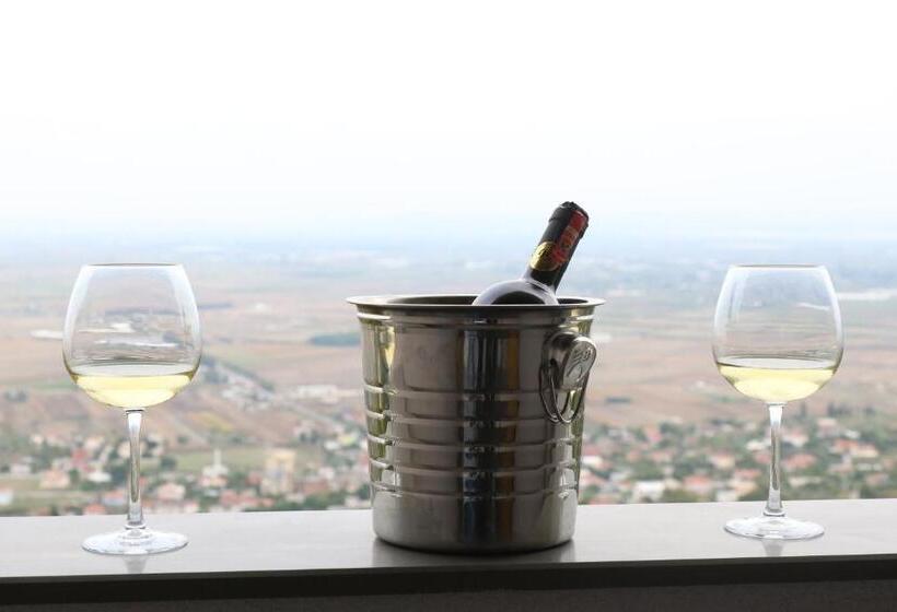 带阳台标准四人间, Ardenica Boutique