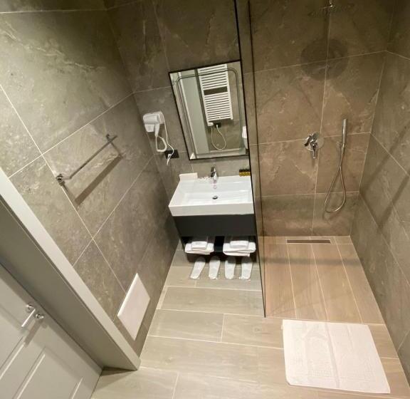 带阳台标准四人间, Ardenica Boutique