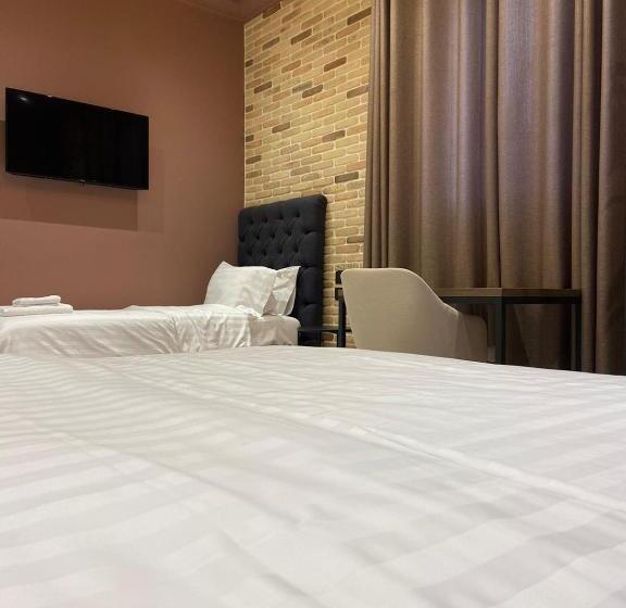 豪华三人间, Ardenica Boutique