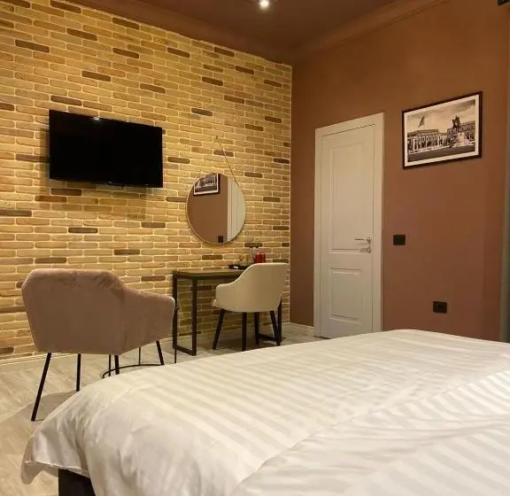 اتاق لوکس با بالکن, Ardenica Boutique