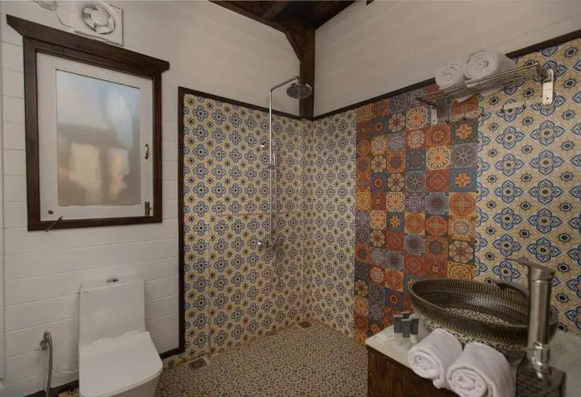 Deluxe Suite Sea View, The Ark Comforts